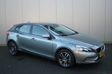 Volvo V40 - 2.0 T2 120PK Momentum Navigatie/Camera/Parkeerhulp/Keyless