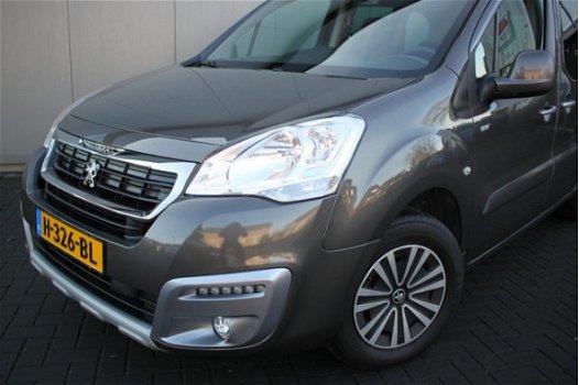 Peugeot Partner Tepee - 1.2 PureT. 110PK Active Trekhaak/Parkeerhulp/Bluetooth - 1