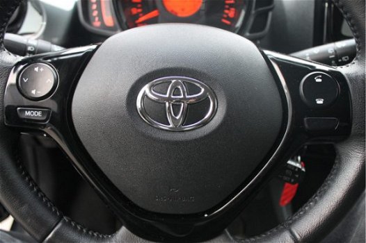 Toyota Aygo - 1.0 VVT-i X-Joy Navi Lichtmetaal - 1