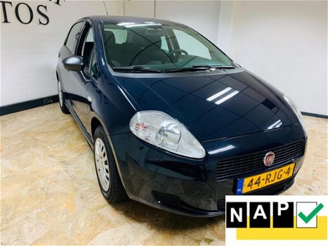 Fiat Grande Punto - 1.3 M-Jet Actual ZONDAG ' s open van 12-tot 17 uur - 1