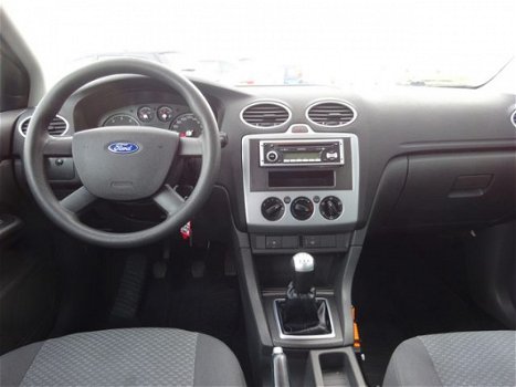 Ford Focus Wagon - 1.6-16V Ambiente - 1