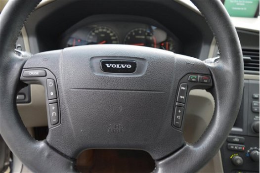 Volvo V70 - 2.4 Comfort Line Automaat/Navi/Leder/Clima/Nap - 1