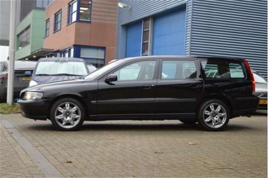 Volvo V70 - 2.4 T AWD Gtr. C.L. Leder/Navi/Clima/NapDealer OHMooi - 1