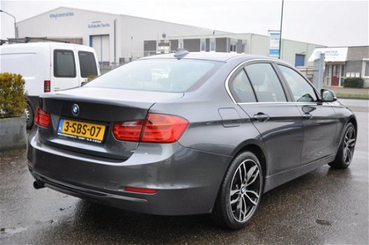 BMW 3-serie - 316i High Executive SPORT, AUT, GROOT NAV, CLIMA, N.A.P - 1