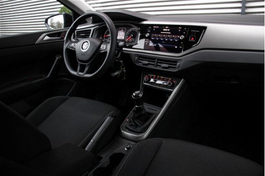 Volkswagen Polo - Comfortline 1.0 TSI 95pk Navigatie Adaptive cruise control Parkeersensoren Climatr - 1