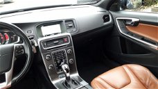 Volvo V60 - 2.4 D6 AWD Plug-In Hybrid Summum / half tarief wegenbelasting / adaptieve cruise control