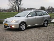 Toyota Avensis Wagon - 2.0 D-4D Linea Luna - Airco