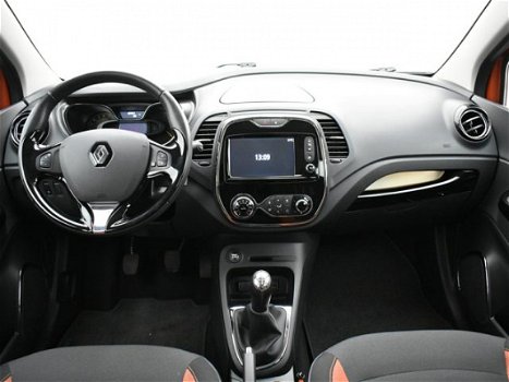 Renault Captur - TCe 90 Dynamique // Navigatiesysteem / 17 Inch LM Velgen / Parkeersensoren en Camer - 1