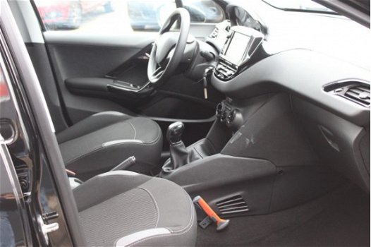 Peugeot 208 - 1.2 PureTech Active (82pk) Navi/ Airco/ Cruise/ Elek. pakket/ Isofix/ Bluetooth/ Multi - 1