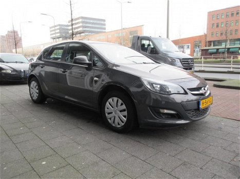 Opel Astra - 1.6 Edition 5 Deurs Airco - 1