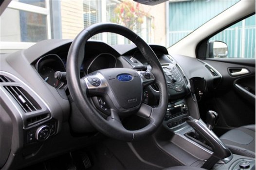 Ford Focus Wagon - 1.6 TDCI First Edition Navigatie Cilmate Control 3-6-12 M Garantie - 1