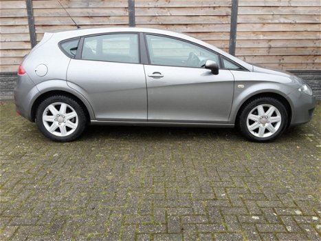 Seat Leon - 1.6 Reference AIRCO, TREKHAAK, NETTE STAAT - 1