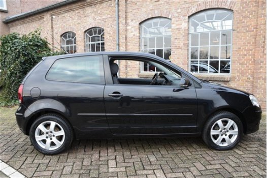 Volkswagen Polo - 1.4-16V Comfortline Black edition 2009 126.196 KM Airco Cruise - 1