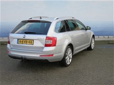 Skoda Octavia Combi - 1.4 TSI Greentech Elegance Businessline Automaat