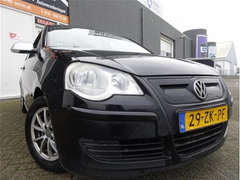 Volkswagen Polo - 1.4 TDI Comfortline BlueMotion van 2de Eigenaar 5 drs en airco en carkit - 1