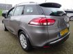 Renault Clio Estate - 1.5 dCi ECO Expression van 1ste Eigenaar met led en navigatie en carkit en air - 1 - Thumbnail