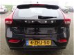 Volvo V40 - 1.6 D2 Kinetic van 1ste eig. met parkeersensoren en navigatie en carkit en airco - 1 - Thumbnail