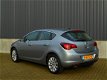 Opel Astra - 1.6 Turbo 5-drs. Cosmo Clima / Cruise Control / PDC / 17