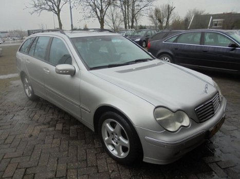 Mercedes-Benz C-klasse Combi - 220 CDI Elegance autom, bj04, veel extras, netjes, maar schades, rijd - 1