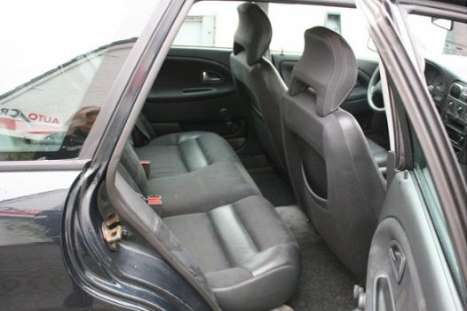 Volvo V40 - 1.8 LUXURY AIRCO EN CRUISE CONTROL - 1