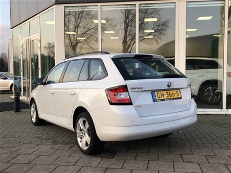 Skoda Fabia Combi - 1.2 TSI First Edition Ambition DAB+, Parkeersensoren achter, Bluetooth, LM-velge - 1