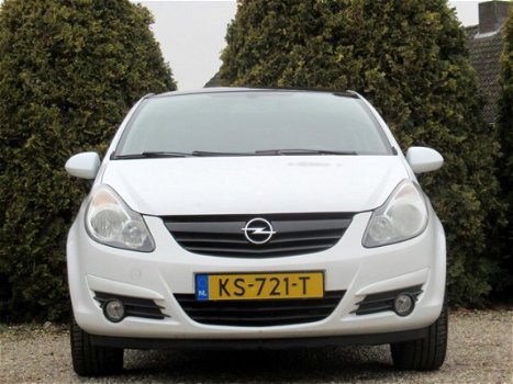Opel Corsa - 1.4-16V White Edition / Ecc / 17 inch - 1