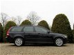 Volvo V50 - 2.4i 170pk / Ecc / Cruise Control / Youngtimer - 1 - Thumbnail