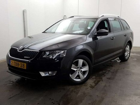 Skoda Octavia Combi - 1.6 TDI ECC NAVI TR.HAAK STOELVERW. PDC LMV CHROOM - 1