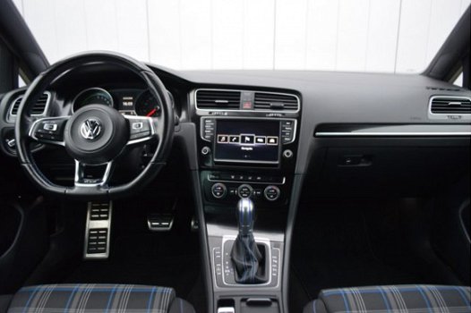 Volkswagen Golf - 1.4 TSi DSG GTE LED Koplampen, Full Map Navi, Sportstoelen, 18 Inch LMV, EX BTW - 1