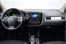 Mitsubishi Outlander - 2.0 PHEV Business Edition X-Line Half Leder, Trekhaak, Full Map Navi, Camera,