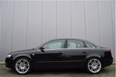 Audi A4 - 2.0 TDI 140pk ECC, 18 Inch LMV, Trekhaak, Navigatie