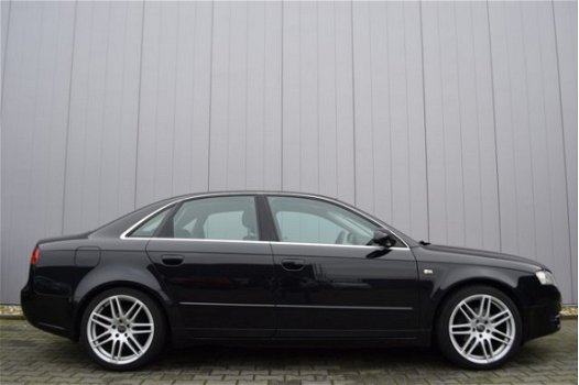 Audi A4 - 2.0 TDI 140pk ECC, 18 Inch LMV, Trekhaak, Navigatie - 1