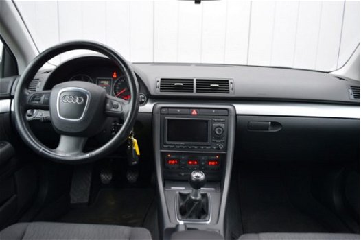 Audi A4 - 2.0 TDI 140pk ECC, 18 Inch LMV, Trekhaak, Navigatie - 1