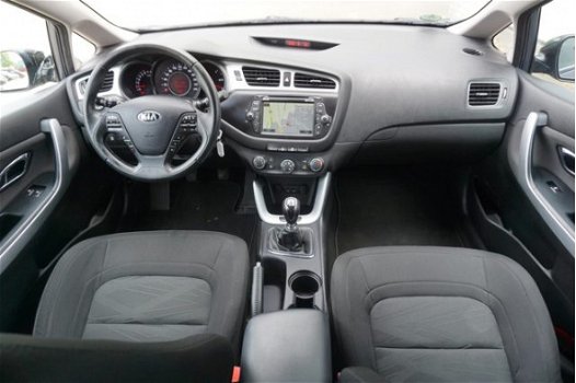 Kia Cee'd - 1.6 GDI DYNAMIC LINE NAV CRUISE CAMERA - 1