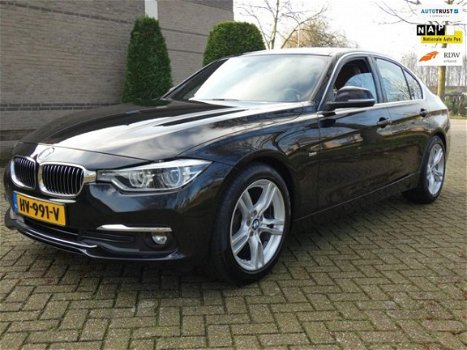 BMW 3-serie - 320d EDE Luxury dealer onderhouden leer navigatie automaat - 1