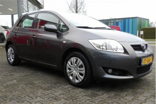 Toyota Auris - 1.6-16V Sol Airco, Parkeersensoren achter & Trekhaak (1300kg) - 1