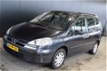 Peugeot 807 - 2.0 SR Premium Airco Cruise Control 7 persoons All in Prijs Inruil Mogelijk - 1 - Thumbnail