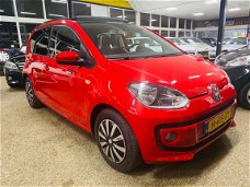 Volkswagen Up! - 1.0 move up BlueMotion / AIRCO / LAGE KM / PANO / NAVI / ACTIE