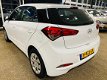 Hyundai i20 - 1.2 HP i-Motion AIRCO / ACHTERUIT RIJ CAMERA / BOMVOL / ACTIE - 1 - Thumbnail