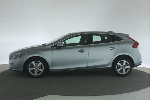 Volvo V40 - D2 Momentum Business [ Navi ] - 1