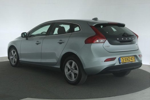 Volvo V40 - D2 Momentum Business [ Navi ] - 1