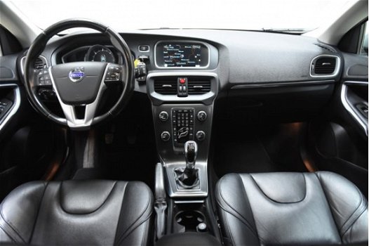 Volvo V40 - D2 Momentum Business [ Navi ] - 1