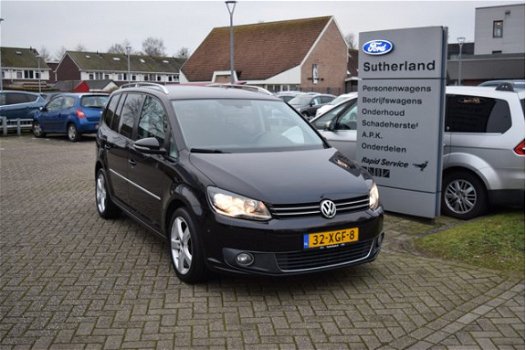 Volkswagen Touran - 1.2 TSI Highline BlueMotion 7p. 105pk Camera | Dealer onderhouden | Navigatie - 1