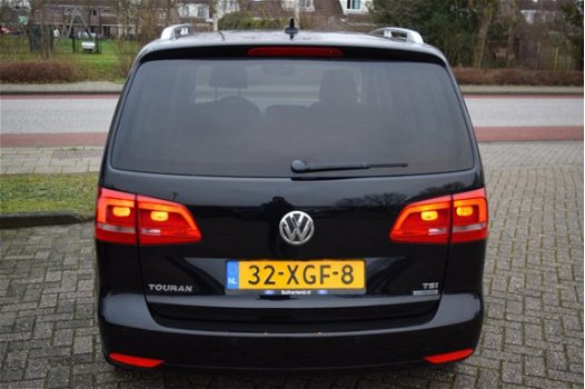 Volkswagen Touran - 1.2 TSI Highline BlueMotion 7p. 105pk Camera | Dealer onderhouden | Navigatie - 1