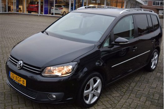 Volkswagen Touran - 1.2 TSI Highline BlueMotion 7p. 105pk Camera | Dealer onderhouden | Navigatie - 1