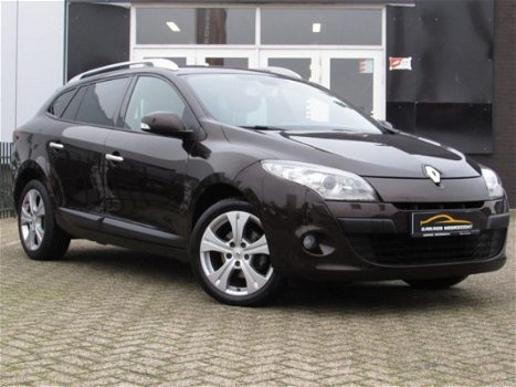 Renault Mégane - 1.6 110pk Dynamique NAVIGATIE|CRUISE CONTROL|AIRCO|GETINT GLAS|PDC ACHTER|LM-VELGEN - 1