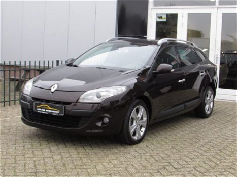 Renault Mégane - 1.6 110pk Dynamique NAVIGATIE|CRUISE CONTROL|AIRCO|GETINT GLAS|PDC ACHTER|LM-VELGEN - 1