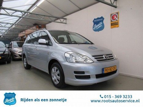 Toyota Avensis Verso - 2.0i Linea Luna 6p. *6-PERSOONS*AC*DEALER-ONDERHOUDEN - 1