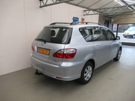 Toyota Avensis Verso - 2.0i Linea Luna 6p. *6-PERSOONS*AC*DEALER-ONDERHOUDEN - 1