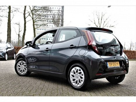 Toyota Aygo - 1.0 VVT-i x-play - 1